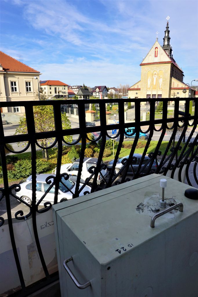 pyłomierz na balkonie Urzędu Miejskiego w Sułkowicach