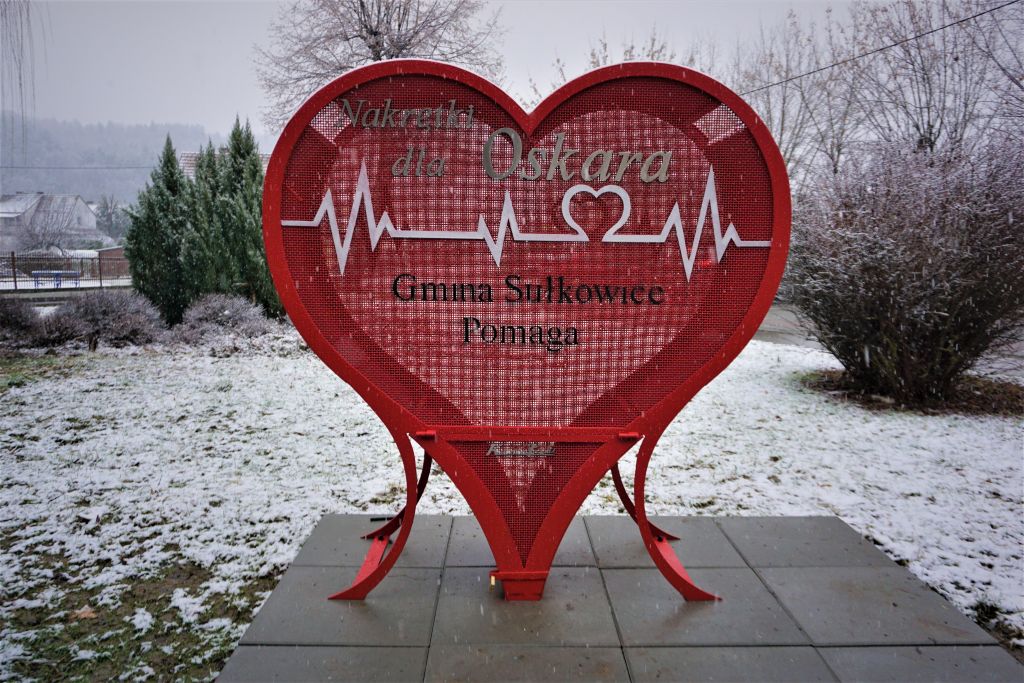 serce na nakrętki dla Oskarka